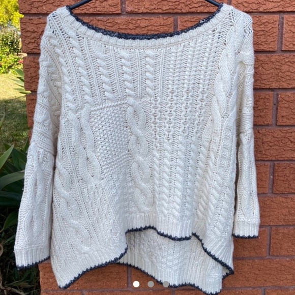 EUC HOST PICK Victorias Secret Crop Top - Picture 3 of 4